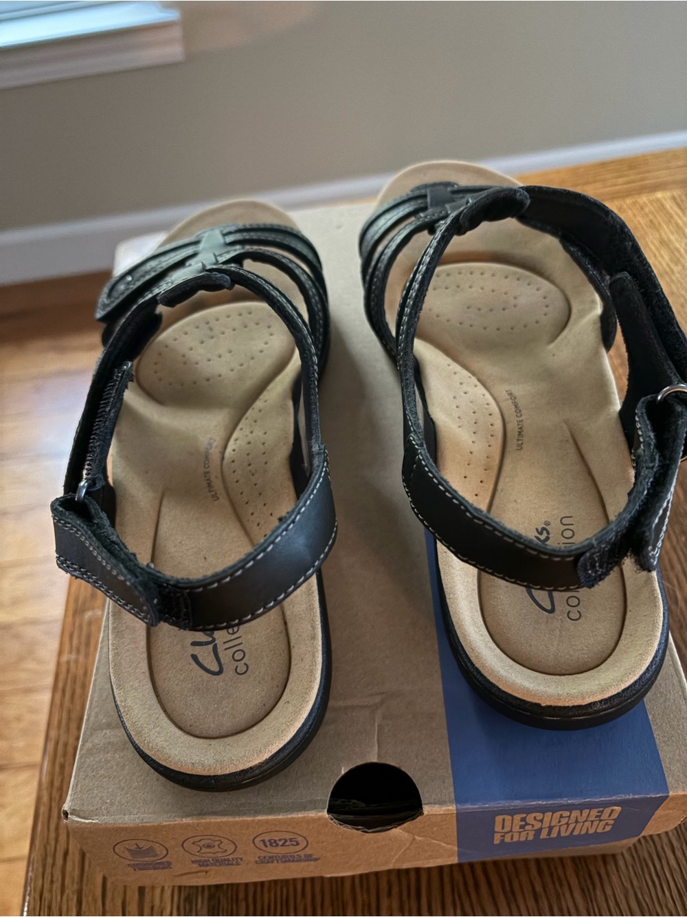 Clarks Women's Black Leather Strappy Comfort Sandals - Picture 4 of 4